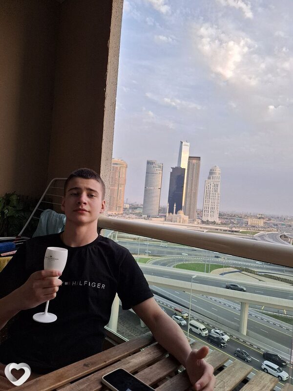 Михаил, 20, Новосибирске — анкета №2384969