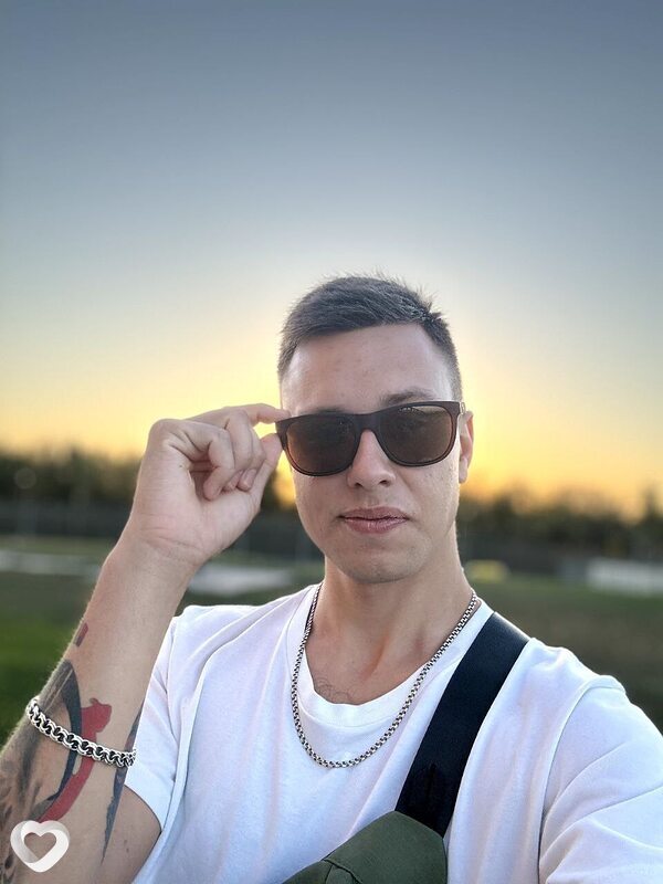 Влад, 26, Евпатории — анкета №2386560
