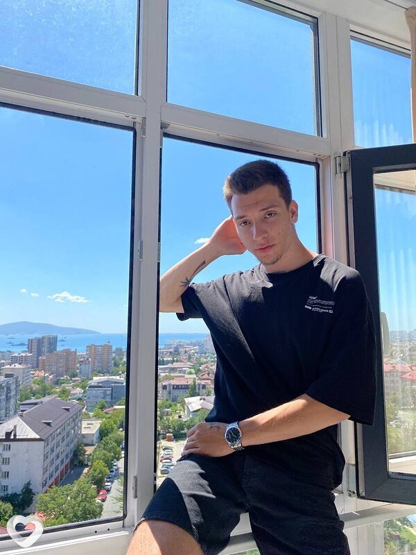 Илья, 22, Москве — анкета №2388665