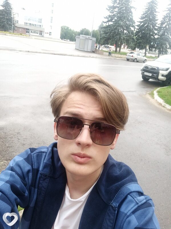 Артём, 19, Москве — анкета №2388666