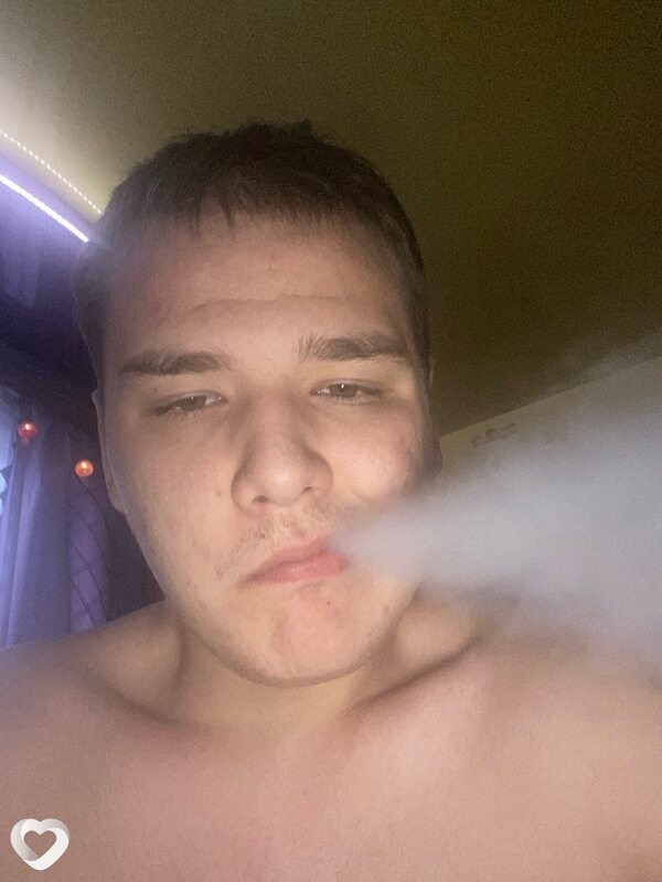 Лев, 20, Южно-Сахалинске — анкета №2387881