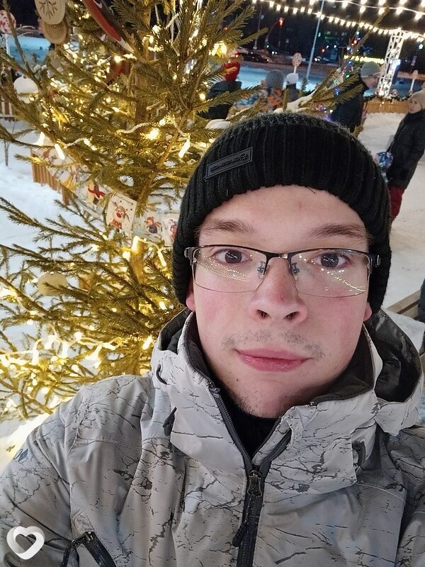 Максим, 22, Барнауле — анкета №2388100
