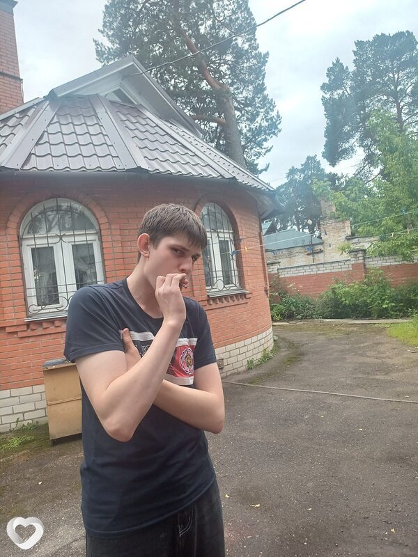 Дмитрий, 20, Смоленске — анкета №2388576