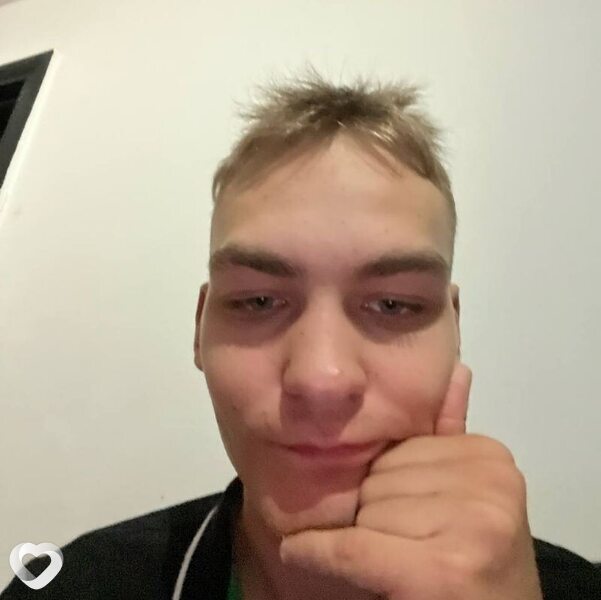 Илья, 24, Саратове — анкета №2389379