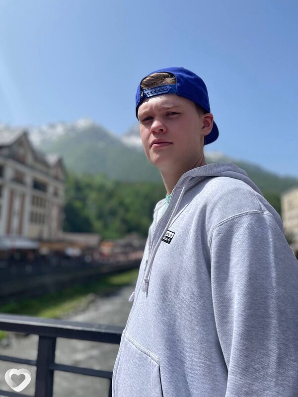 Макс, 19, Екатеринбурге — анкета №2389536