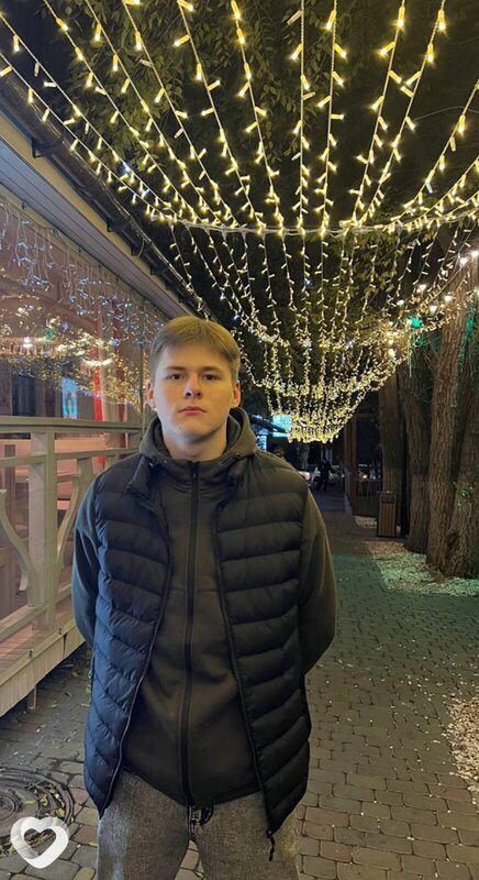 Данил, 19, Москве — анкета №2390056