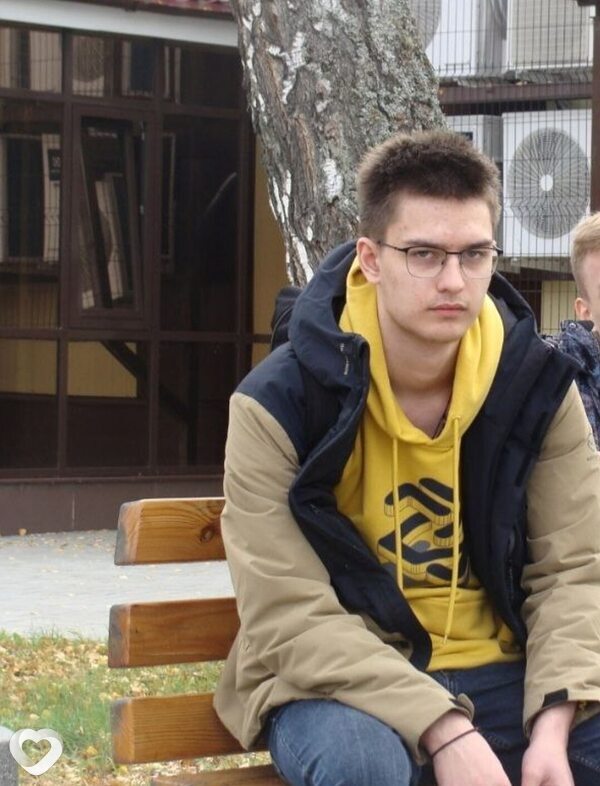 Денис, 19, Омске — анкета №2391126