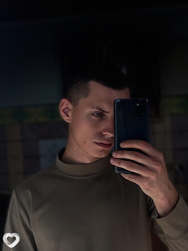 Максим, 21, Свободном — анкета №2391223
