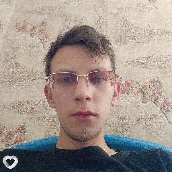 Лёша, 22, Белогорске — анкета №2391762