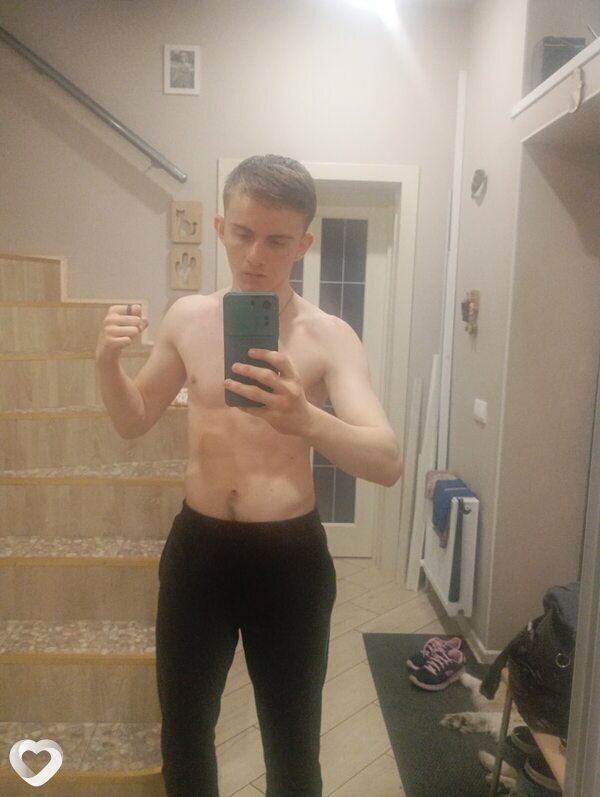 Artem, 19, Таганроге — анкета №2393083