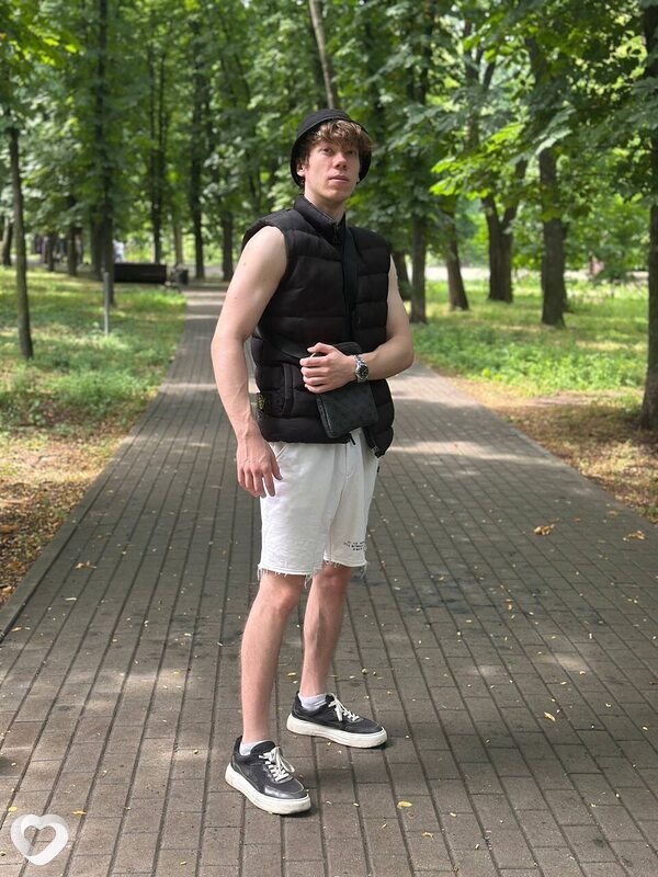 Михаил, 22, Днепр — анкета №2393407