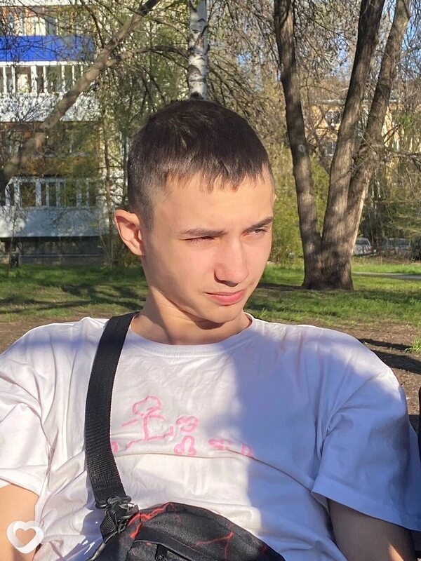 Oleg, 21, Москве — анкета №2393943