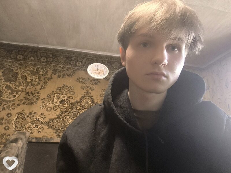 Kirill, 19, Пскове — анкета №2396717