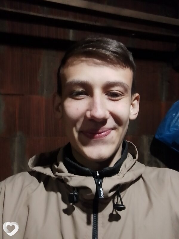 Кирилл, 19, Томске — анкета №2397784