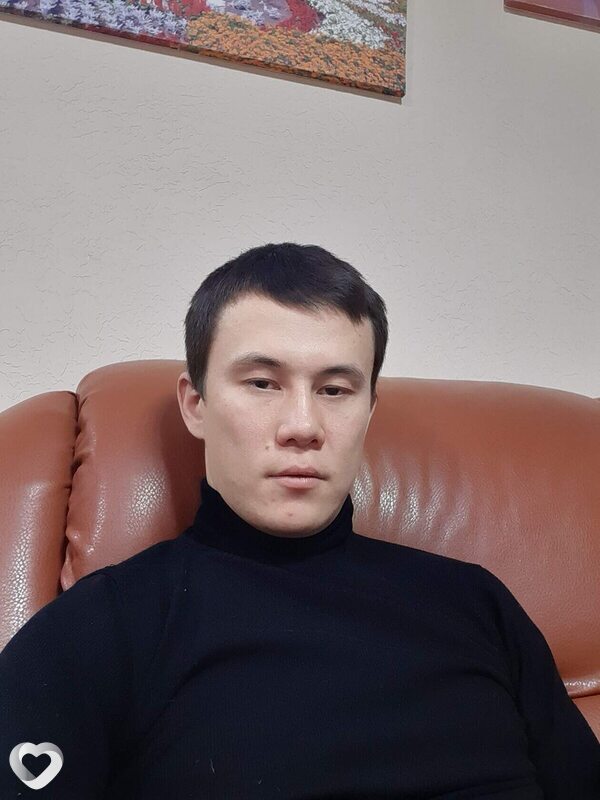 Улугбек, 29, Кириши — анкета №2398843