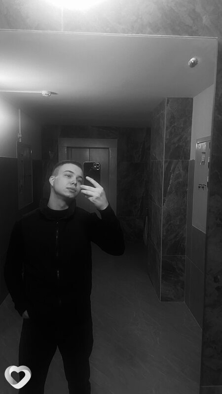 Артём, 24, Москве — анкета №2400600