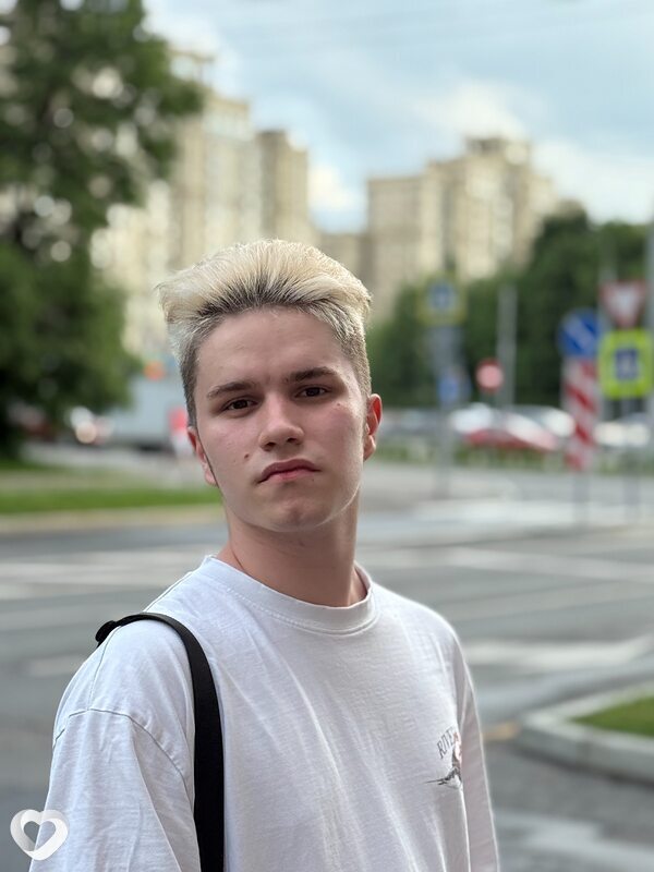 Роман, 19, Москве — анкета №2401655