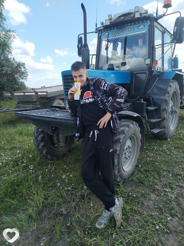 Евгений, 20, Лиде — анкета №2402515