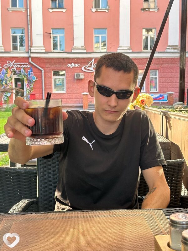 Глеб, 21, Барнауле — анкета №2402857