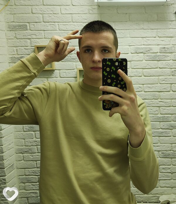 Матвей, 20, Москве — анкета №2404124