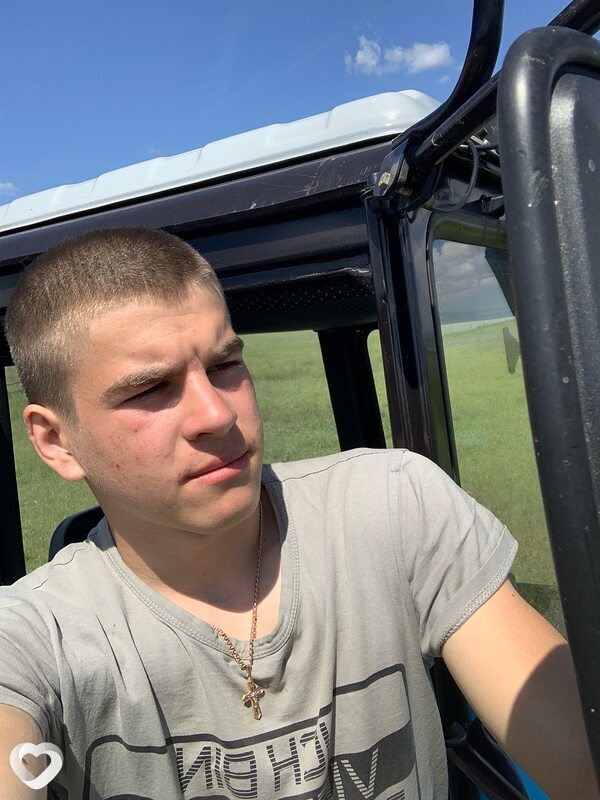 Анатолий, 19, Астрахани — анкета №2404239