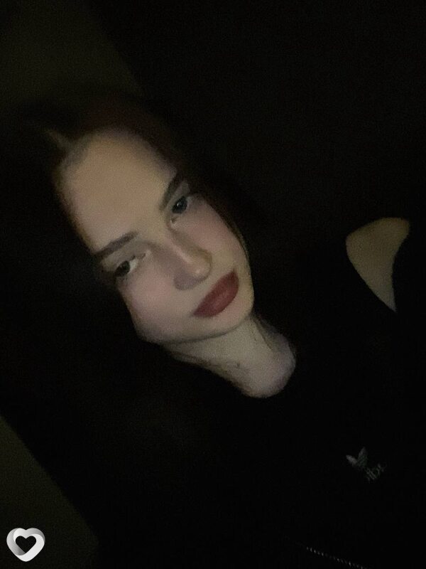 Алена, 21, Кирове — анкета №2405790