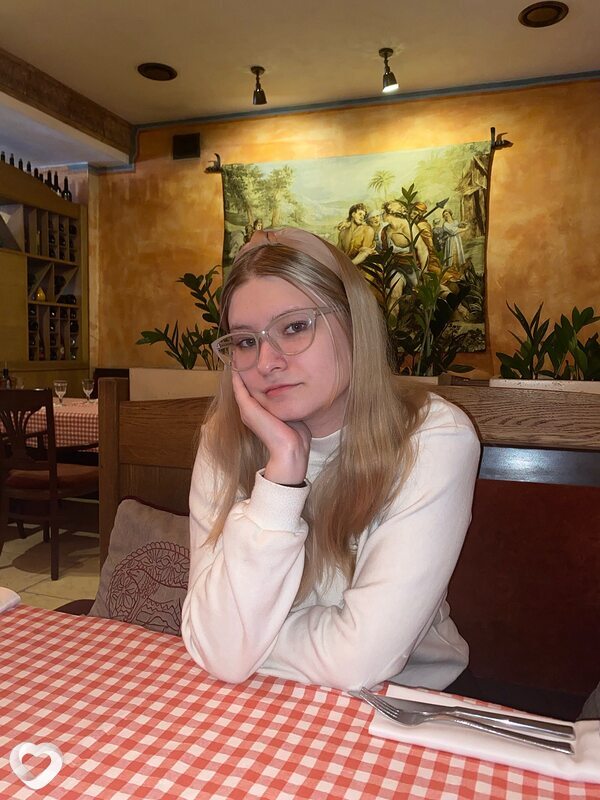 Алина, 19, Черногорске — анкета №2406741