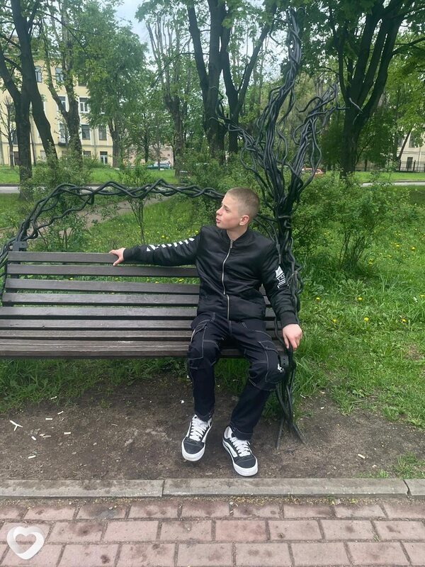 Богдан, 21, Сосновом Боре — анкета №2406892