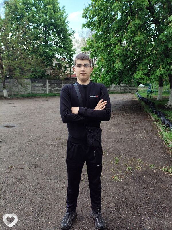 Максим, 20, Луганске — анкета №2406918