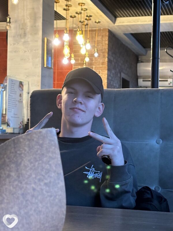 Алексей, 19, Екатеринбурге — анкета №2407342