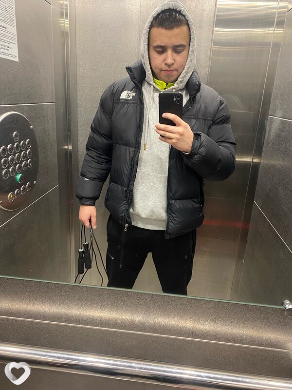 Антон, 27, Томске — анкета №2408401