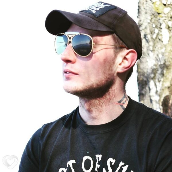 Артём, 33, Череповце — анкета №2409426