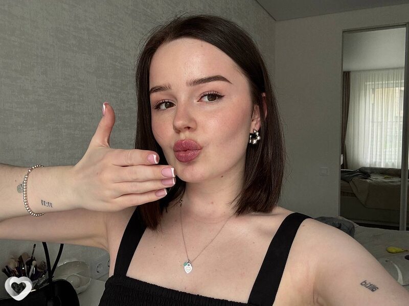 Арина, 19, Таганроге — анкета №2409438