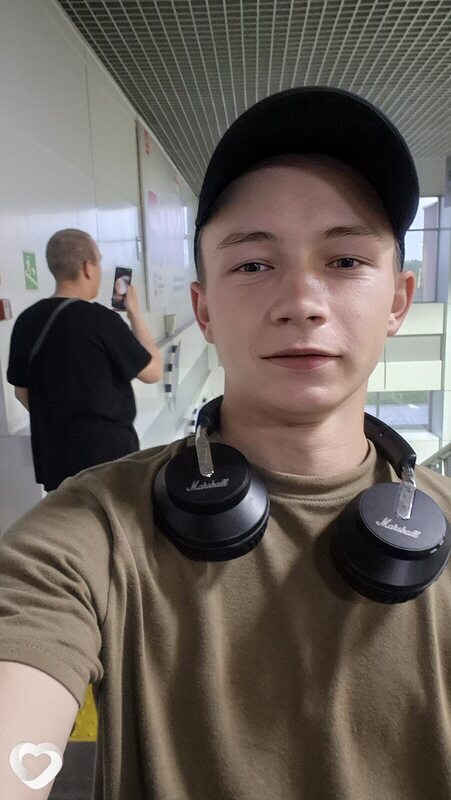Андрей, 20, Знаменске — анкета №2409893