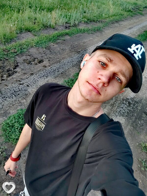 Витя, 21, Саратове — анкета №2411182