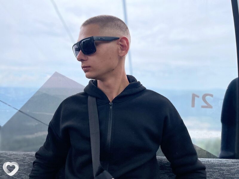 Игорь, 21, Горно-Алтайске — анкета №2411776