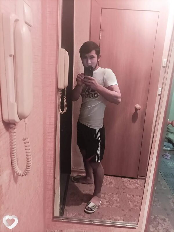 Санёк, 24, Москве — анкета №2412386