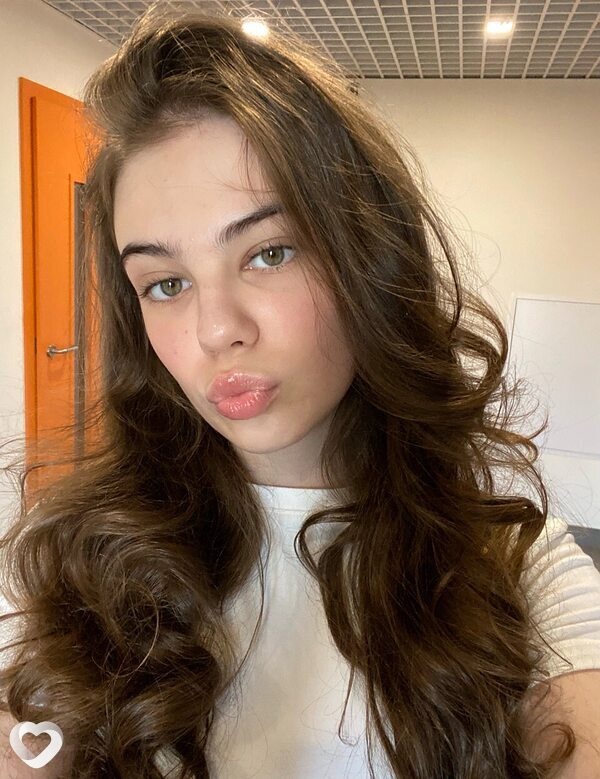 Карина, 21, Ростове-на-Дону — анкета №2412719
