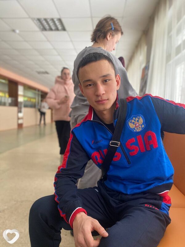 Артём, 21, Москве — анкета №2412676