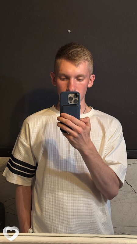 Иван, 22, Ярославле — анкета №2413177