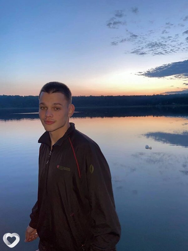 Саша, 21, Тюмени — анкета №2413899