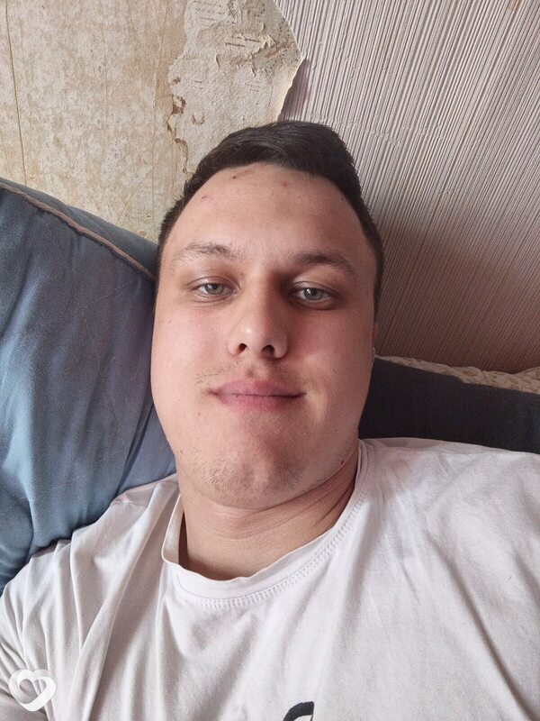 Олег, 22, Нарьяне-Маре — анкета №2413639