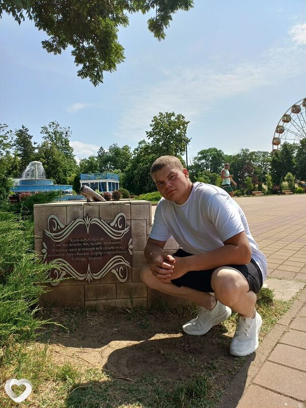 Серёга, 21, Кирове — анкета №2414623