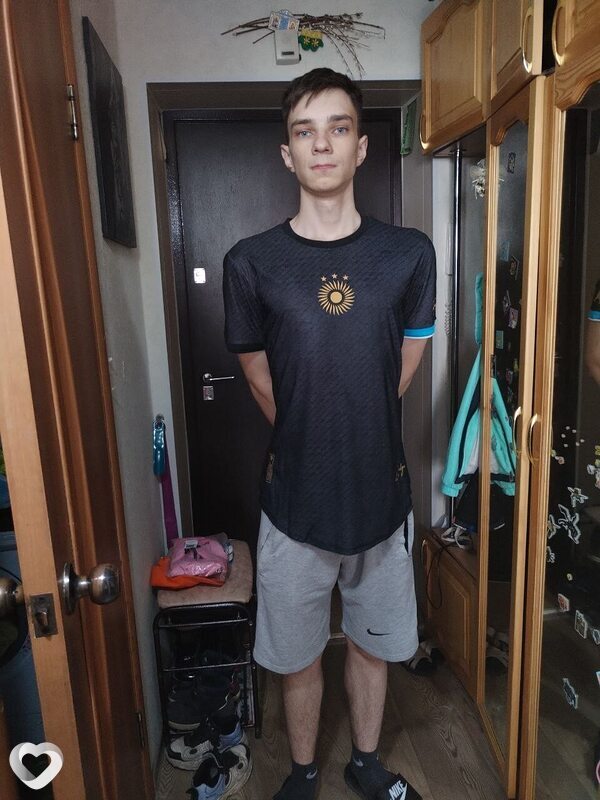 Олежа, 21, Вологде — анкета №2415432