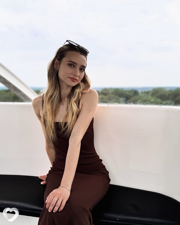 Карина, 24, Гомеле — анкета №2420136