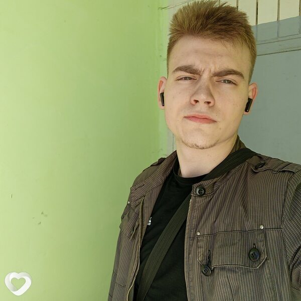 Максим, 20, Москве — анкета №2422259