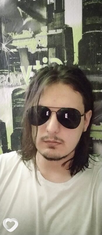 Эдуард, 22, Каменске-Уральском — анкета №2423774