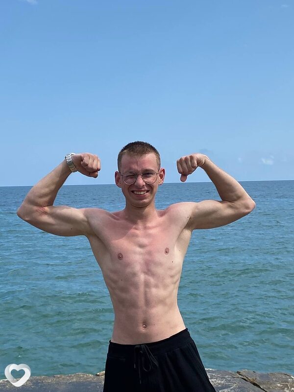 Иван, 23, Ростове-на-Дону — анкета №2423908