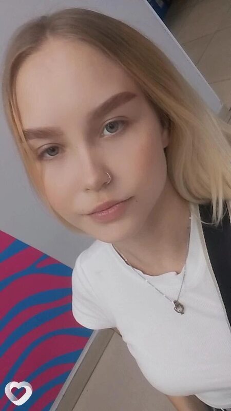 Аня, 20, Новосибирске — анкета №2424814