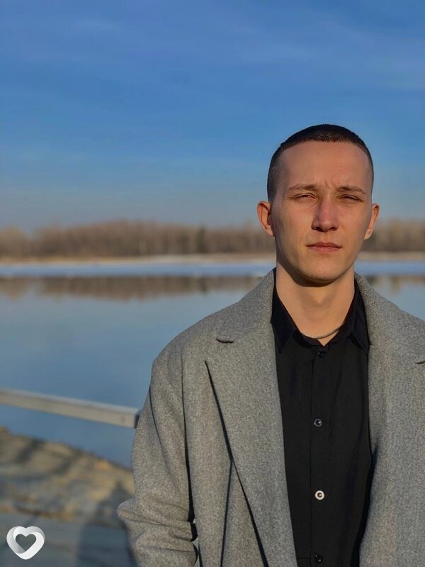 Антон, 21, Бийске — анкета №2425486
